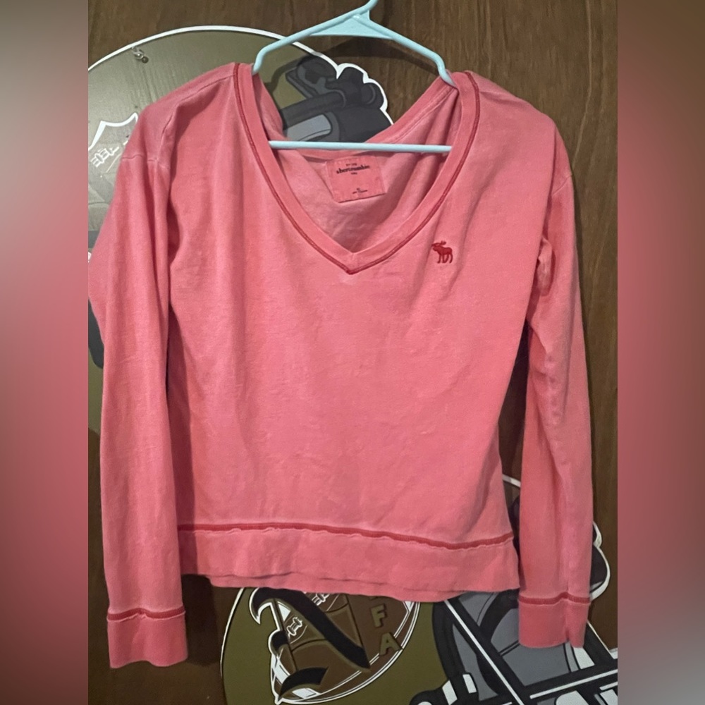 *Abercrombie Pink-ish Shirt- Fits more like a Junior size